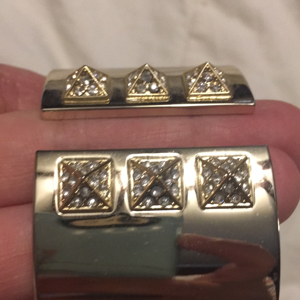 Victoria’s Secret cuff bracelet - Picture 1 of 5